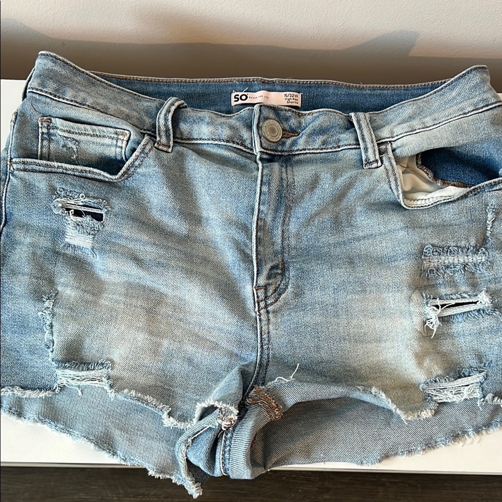 SO Women's Jean Shorts Size 15/32W